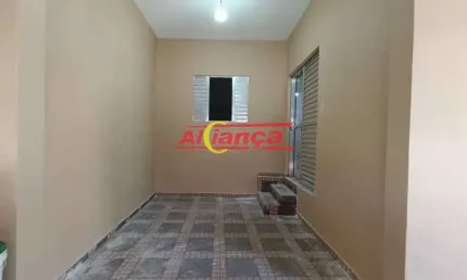 Casa para alugar com 1 quarto, 1 vaga de moto - 70m²- Jd Palmira - Guarulhos - SP por R$ 1.300,00