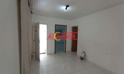 Casa com 2 dormitórios para alugar, 180m² - Vila Moreira - Guarulhos/SP por R$ 1.700,00
