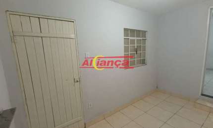 Casa com 2 dormitório para alugar, 40m² - Picanço - Guarulhos/SP - Não é individual por R$ 1.200,00