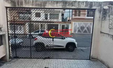 Casa com 2 quartos para alugar, 125 m² - Jd Santa Mena - Guarulhos/SP por R$ 2.200,00