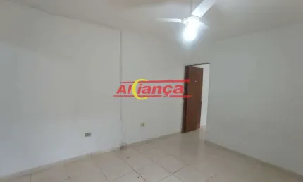 Casa para alugar com 1 quarto, sala, cozinha, quintal , Vila Rio de Janeiro - Por R$ 1.200,00