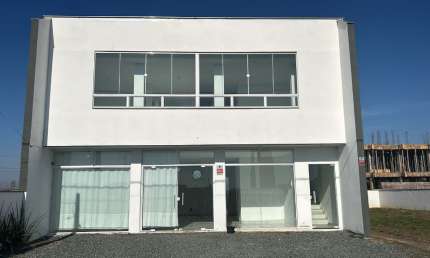 Sala comercial com 4 salas para alugar no Colégio Agrícola, Araquari 