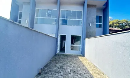 Casa à venda na Rua Santa Marina, Vila Nova, Joinville, 82 m2 por R$ 395.000