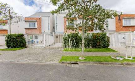 Sobrado com 3 dormitórios à venda, 141 m² por R$ 599.000,00 - Atuba - Curitiba/PR