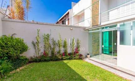 Sobrado à venda, 204 m² por R$ 929.000,00 - Água Verde - Curitiba/PR