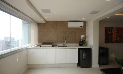 APARTAMENTO NA VILA ANDRADE    COM 4 DORMITORIOS  E 3 VAGAS  VARANDA COM CHURRASQUEIRA