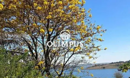 Sítio semi plano com 250m de represa em Pedrinópolis-MG