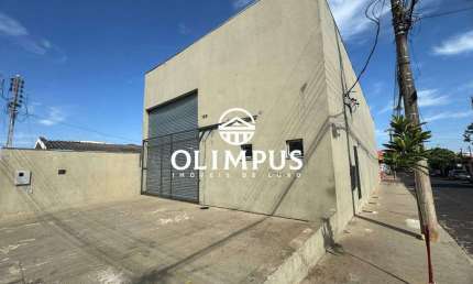 CÓD. 3813 - Ótimo galpão comercial de 250m² localizado no Bairro Custódio Pereira