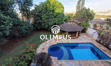 Belíssima casa de luxo, estilo sobrado, no bairro Cidade Jardim.
