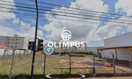 Excelente opção de terreno com aproximadamente 1080 m² de esquina.
