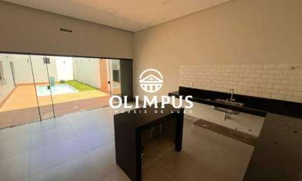 Casa térrea com fino acabamento no bairro Novo Mundo, com 3 quartos - Uberlândia-MG