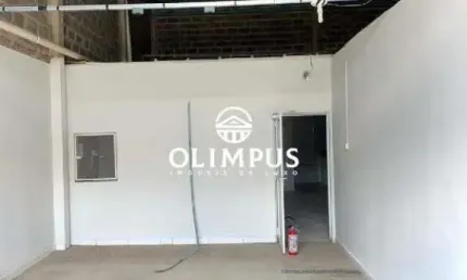 Galpão em avenida comercial, excelente para diversos fins.