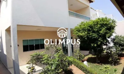 Linda casa de 300m² construída em 2 pavimentos com excelente acabamento.