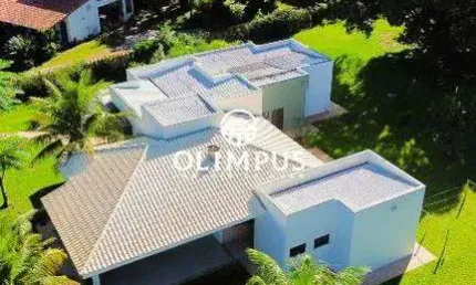 Casa no condomínio Morada do Sol com área territorial de 5.123,29 m² e área construída averbada de 450,00 m².