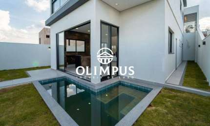 Excelente sobrado alto padrão com 4 quartos em condomínio na cidade de Uberlândia-MG.
