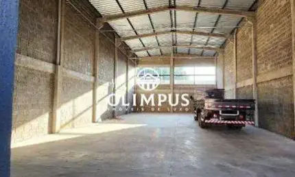 Excelente galpão para locação em ótima localização no bairro Umuarama com quase 340m2 de construção