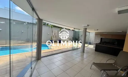 Excelente casa em Condomínio Fechado - Estilo Sobrado