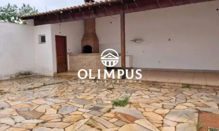 Casa com 3 quartos para alugar no Jardim Karaíba, Uberlândia 