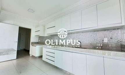 Cód 6053Apartamento novo om amplo espaço e armários embutidos.
