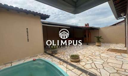 Excelente Casa Térrea no Bairro Santa Monica com aproximadamente 270m²