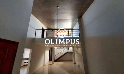 CÓD. 6135 - Linda Casa de 280m² Estilo Sobrado no Bairro Jardim Karaíba