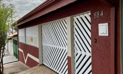 Casa com 3 quartos à venda no Jardim Celani, Salto  por R$ 795.000