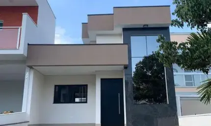 Casa -3 dormitórios (1 suíte), WC. social, Sala, Cozinha, Lavabo, A.S., Área gourmet, Piscina, 2 Vagas de garagem descoberta. Excelente localização