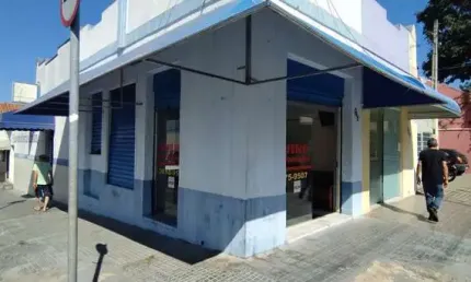 Salão comercial à venda no centro de indaiatuba-sp: 3 salas, 3 banheiros, 3 vagas de garagem, 171,86 m²!