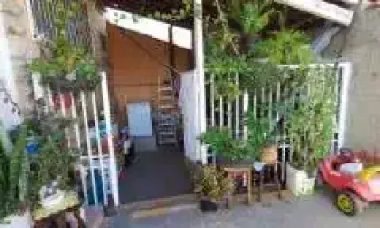 SOBRADO - 2 Domts.(Sendo 1 Suíte), 1 WC. Social, Sala de Estar, Sala de Jantar, Cozinha, Lavanderia, Varanda com grade, 2 Vagas de Garagem (1 Vaga coberta), 1 Quarto e 1 WC., CASA no térreo - 1 Suíte,