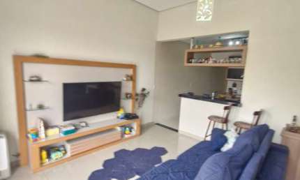 Casa Jardim Regente em Indaiatuba, 3 dormitórios, suíte com closet, área gourmet, garagem para 4 veículos, planejados na cozinha.