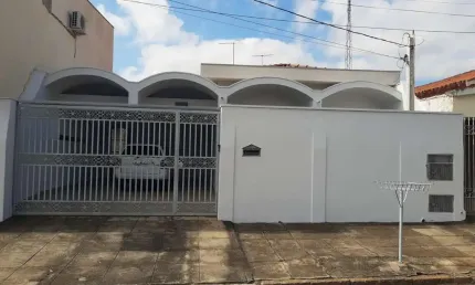 Casa com 4 quartos à venda no Centro, Indaiatuba  por R$ 1.050.000