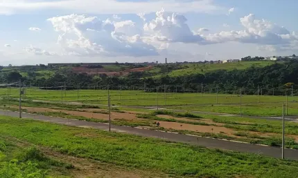 Terreno à venda no Haras Paineiras, Salto 