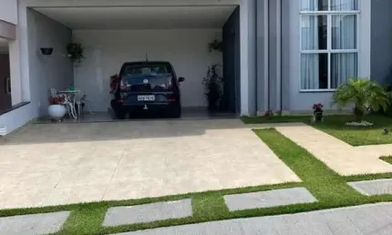 3 Dormitórios sendo 1 suíte com closet, sala pé direito 4,5m, cozinha, sala de jantar, sala de estar, área gourmet, moveis planejados