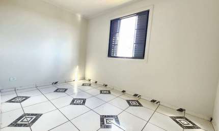 Apartamento para Venda no Jardim Maria Celina, Londrina, PR - 2 Quartos