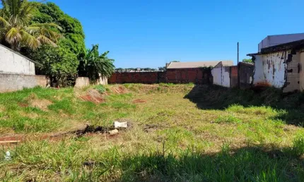 Terreno à venda no Jardim Alvorada, Maringá 