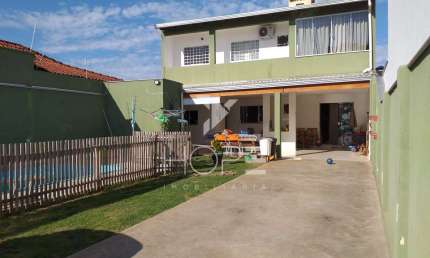 Casa com 3 quartos à venda no Coliseu, Londrina 