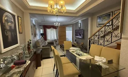 Casa com 2 quartos à venda na Rua Pioneiro Raimundo Bueno de Magalhães, 986, Parque Residencial Tuiuti, Maringá