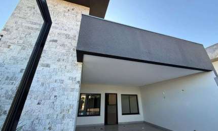 Casa com 3 quartos à venda na Rua Pioneiro Alexandre Bulla, 317, Bom Jardim, Maringá, 140 m2 por R$ 900.000