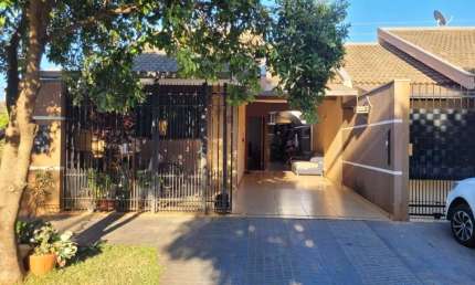 Casa com 3 quartos à venda na Rua Pioneiro José Costa, 49, Jardim Dias I, Maringá