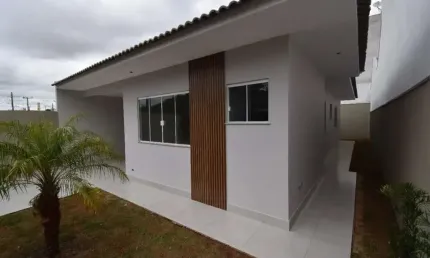 Casa com 2 quartos à venda na Rua Professor Antônio Primo Milani, 15, Jardim Três Lagoas, Maringá