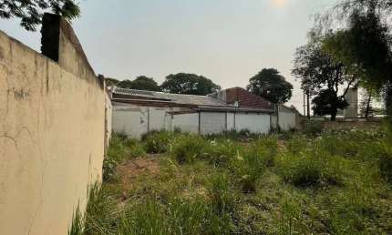 Terreno à venda na Rua Luiz Alberto Favoreto, 820, Conjunto Habitacional João de Barro Thaís, Maringá