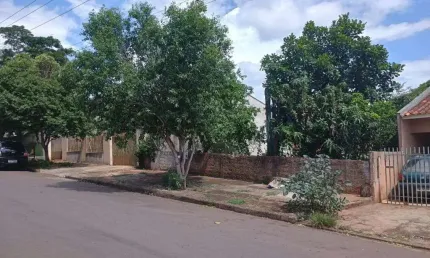 Terreno à venda na Rua Pioneiro Basílio Moreschi, S/N, Parque das Laranjeiras, Maringá