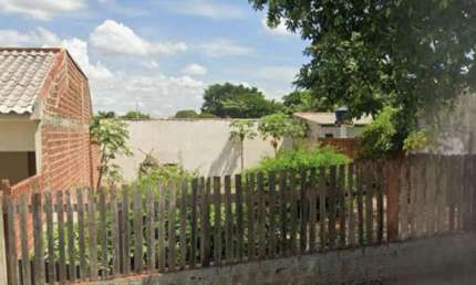 Terreno à venda na Rua Pioneiro Salvador Thomazini, 198, Parque Tarumã, Maringá