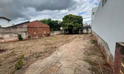 Terreno à venda na Rua Princesa Isabel, 1319, Zona 04, Maringá