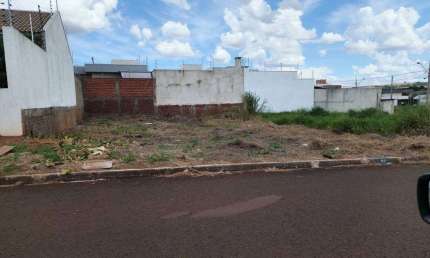 Terreno à venda na Rua Vicente Rodrigues da Silva, 589, Jardim Munique, Maringá