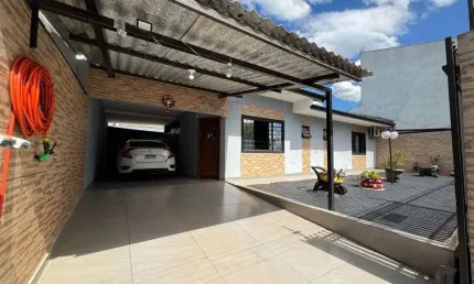 Casa com 3 quartos à venda na Rua Vereador Arlindo Planas, 1886, Vila Santa Izabel, Maringá
