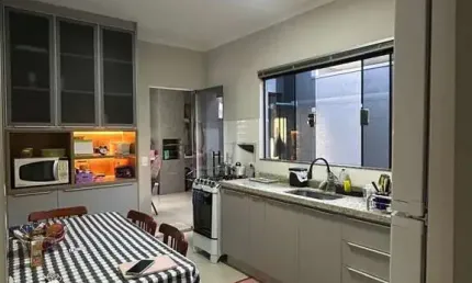 Casa com 3 quartos à venda na Rua Berilo, 99, Jardim Santa Helena, Maringá