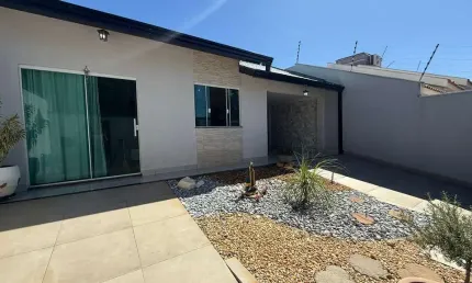 Casa com 3 quartos à venda na Rua Pioneiro Benedito Justino, 328, Jardim Paraíso, Maringá