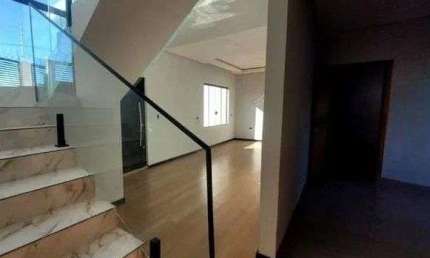 Casa com 3 quartos à venda na Rua Pioneiro Teodoro Negri, 602, Residencial Arezzo, Maringá