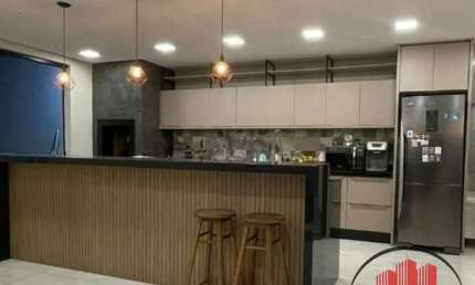 ??CASA COM 4 QUARTOS NA VILA MORANGUEIRA EM MARINGÁ! ?